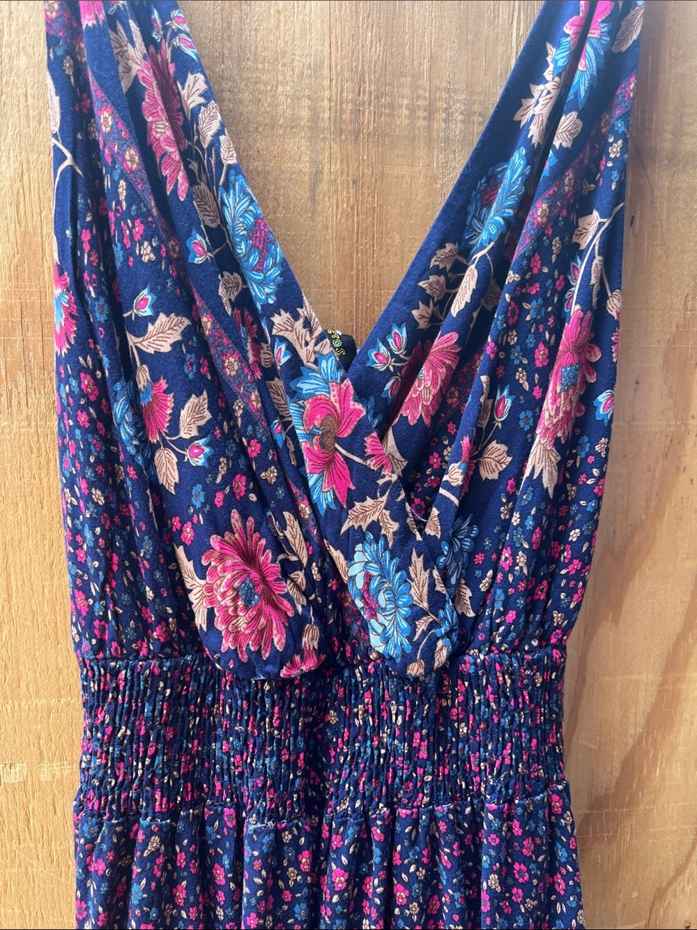 Los Banditos NWT Navy Floral V-Neck Smocked Summer Dress S/M